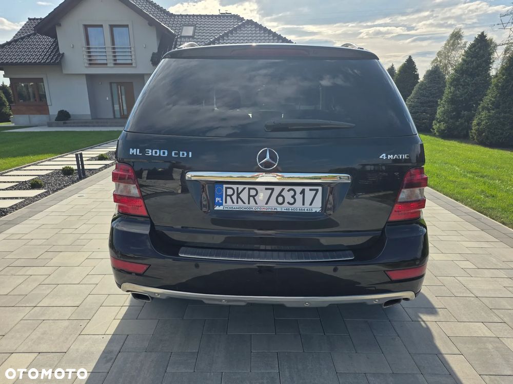 Mercedes-Benz ML 300 CDI 4Matic 7G-TRONIC DPF BlueEFFICIENCY Grand Edition - 4