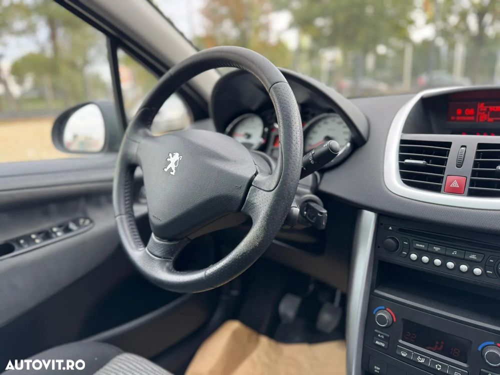 Peugeot 207 CC 1.6 HDI FAP Eclipse - 10