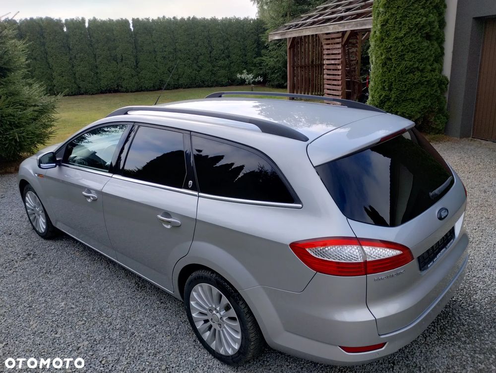 Ford Mondeo 2.0 Ghia - 13