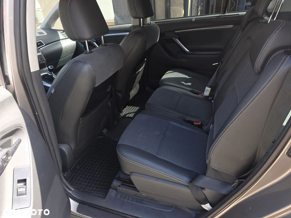 Toyota Verso 1.8 Prestige 7os - 11
