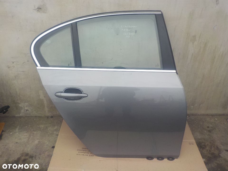 BMW E60 LIFT DRZWI PRAWY TYŁ SPACE GRAV METALIC - 1