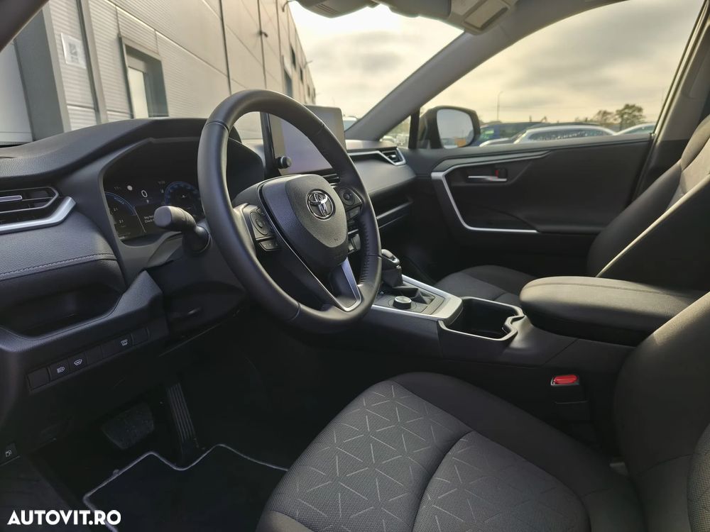 Toyota RAV4 - 6