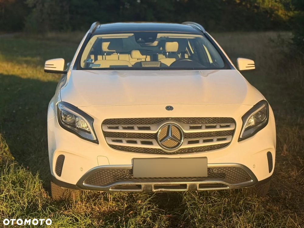 Mercedes-Benz GLA 200 Urban - 9