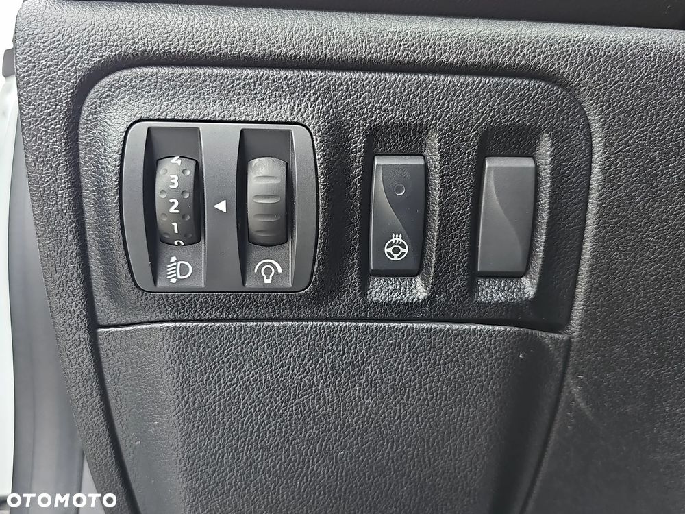 Renault Megane 1.3 TCe FAP Intens - 24