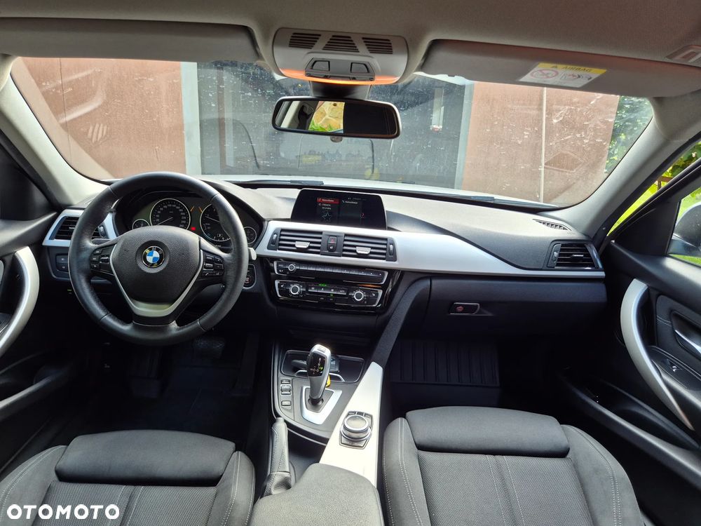 BMW Seria 3 318d Sport Line - 29