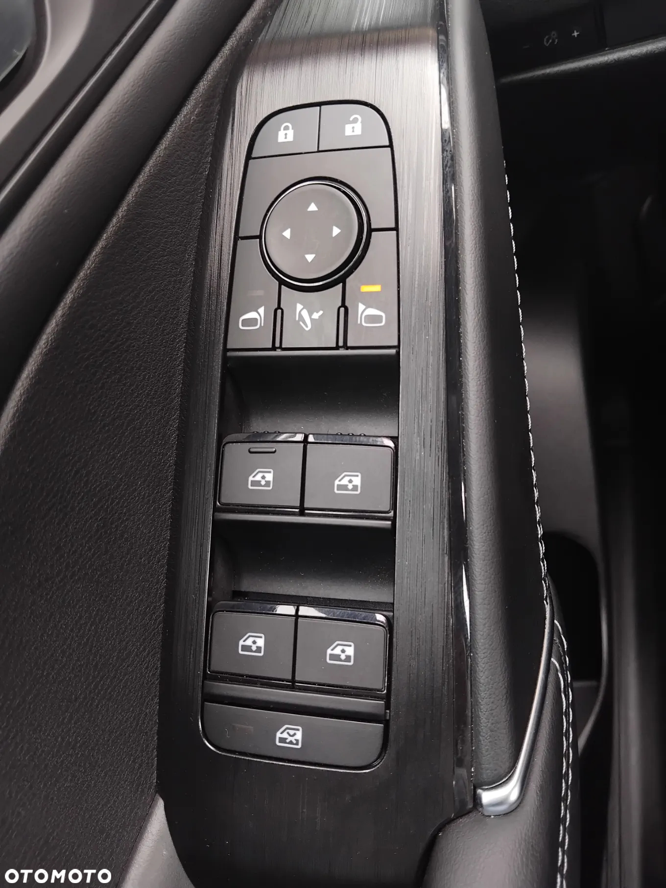 Nissan Qashqai 1.3 DIG-T mHEV N-Connecta Xtronic - 16