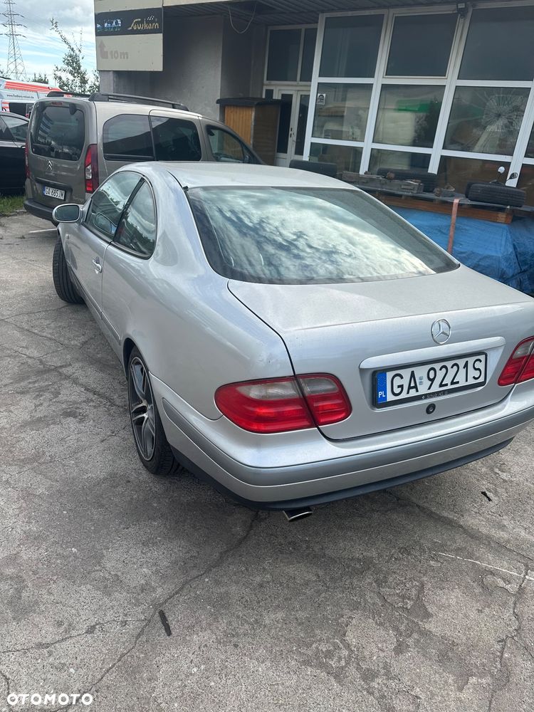 Mercedes-Benz CLK - 4