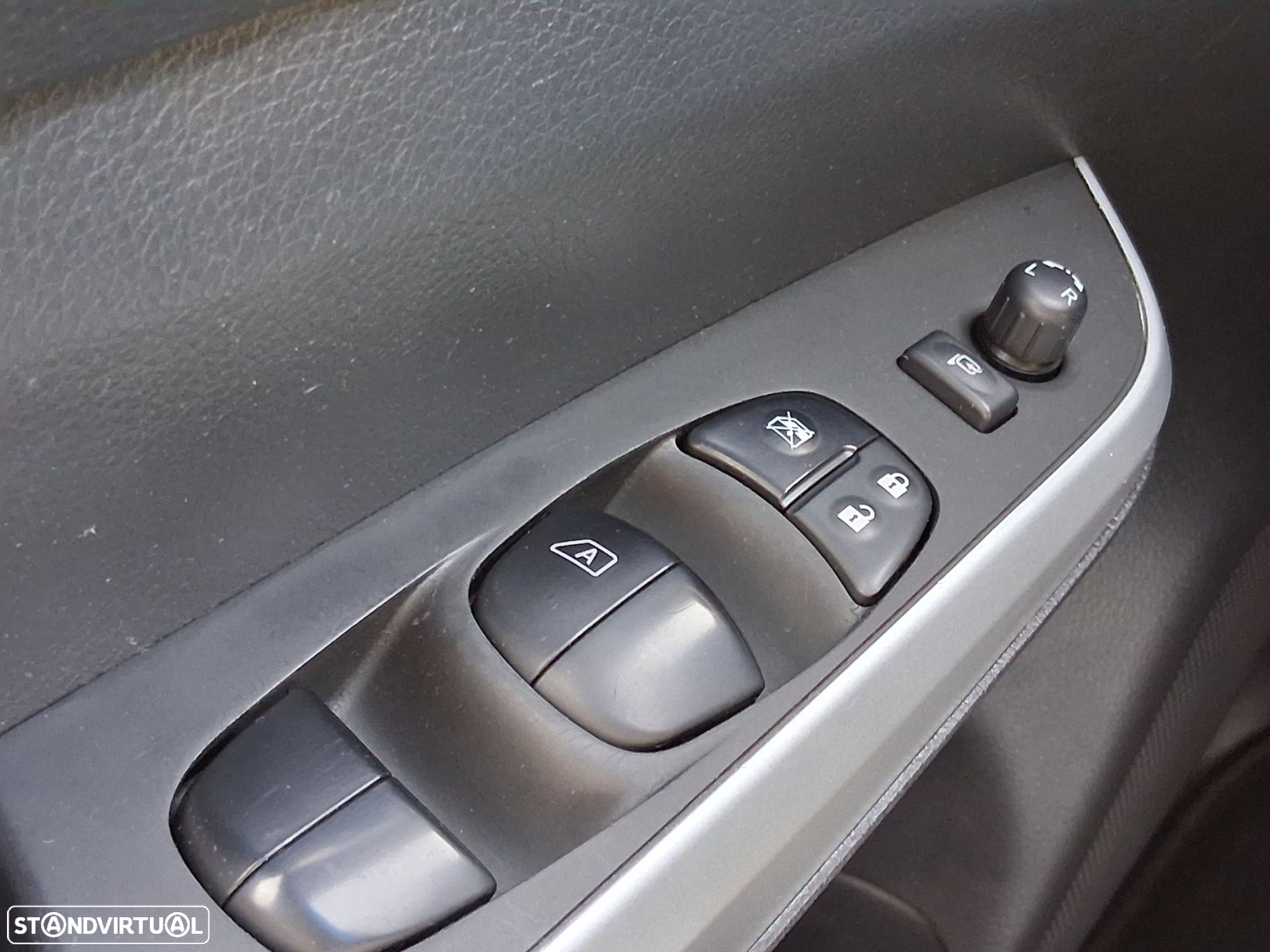 Nissan Navara 2.3 dCi CD 4WD N-Connecta Nav+Barras - 54