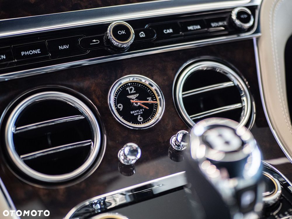 Bentley Continental GT - 12