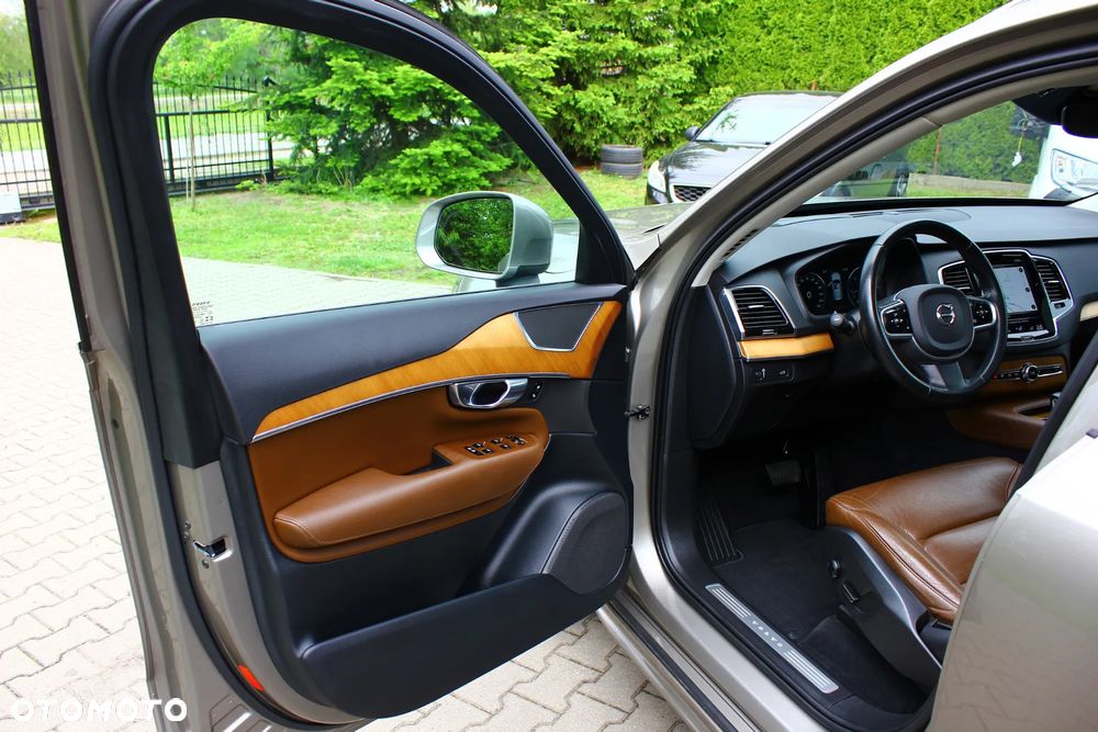 Volvo XC 90 B5 D AWD Momentum Pro 7os - 30