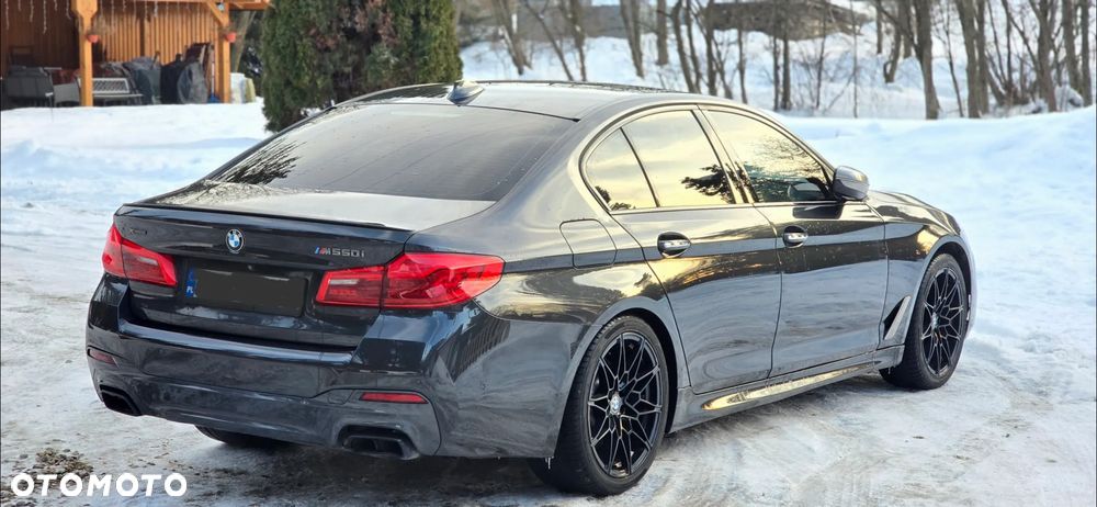 BMW Seria 5 M550i xDrive - 13