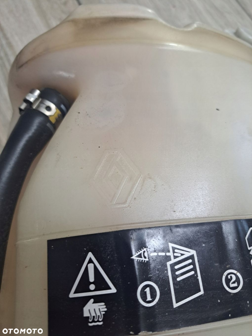 ZBIORNICZEK WYRÓWNAWCZY PŁYNU CHŁODNICZEGO RENAULT MAGNUM DXI - 4