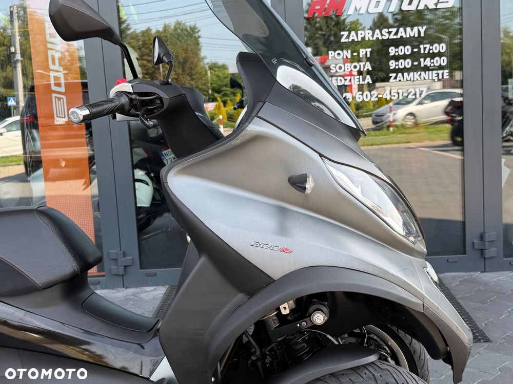 Piaggio MP-3 - 8