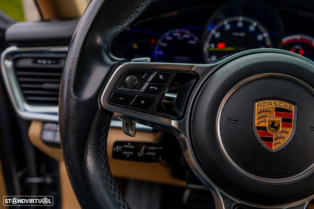 Porsche Panamera Sport Turismo 4 E-Hybrid - 32