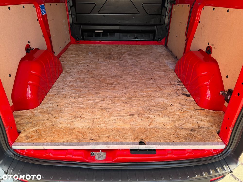 Ford TRANSIT CUSTOM - 13