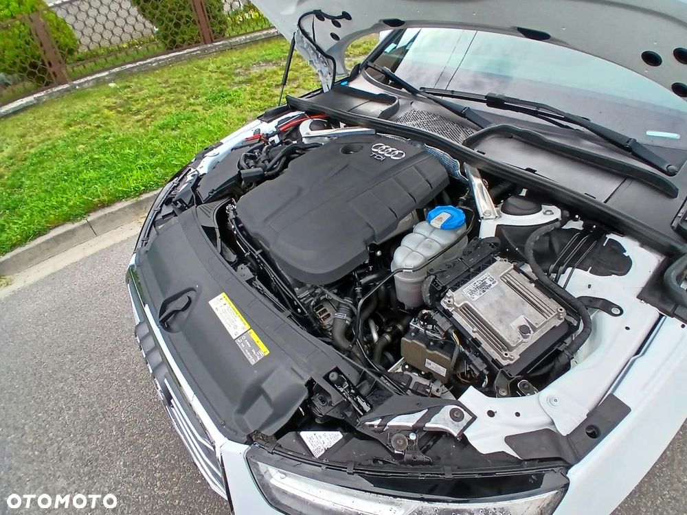 Audi A4 Avant 2.0 TDI DPF clean diesel S line Sportpaket - 37