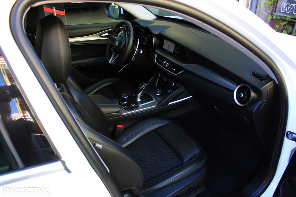 Alfa Romeo Stelvio 2.2 D Super AT8 - 30