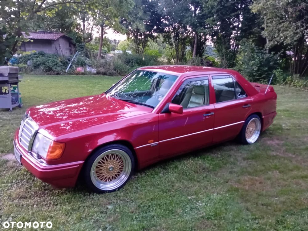 Mercedes-Benz Klasa E 300T E-24 - 17