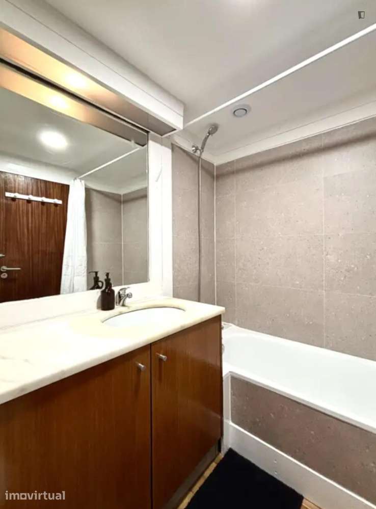 Quarto - localizado em Entrecampos Lisbon - Grande imagem: 3/13