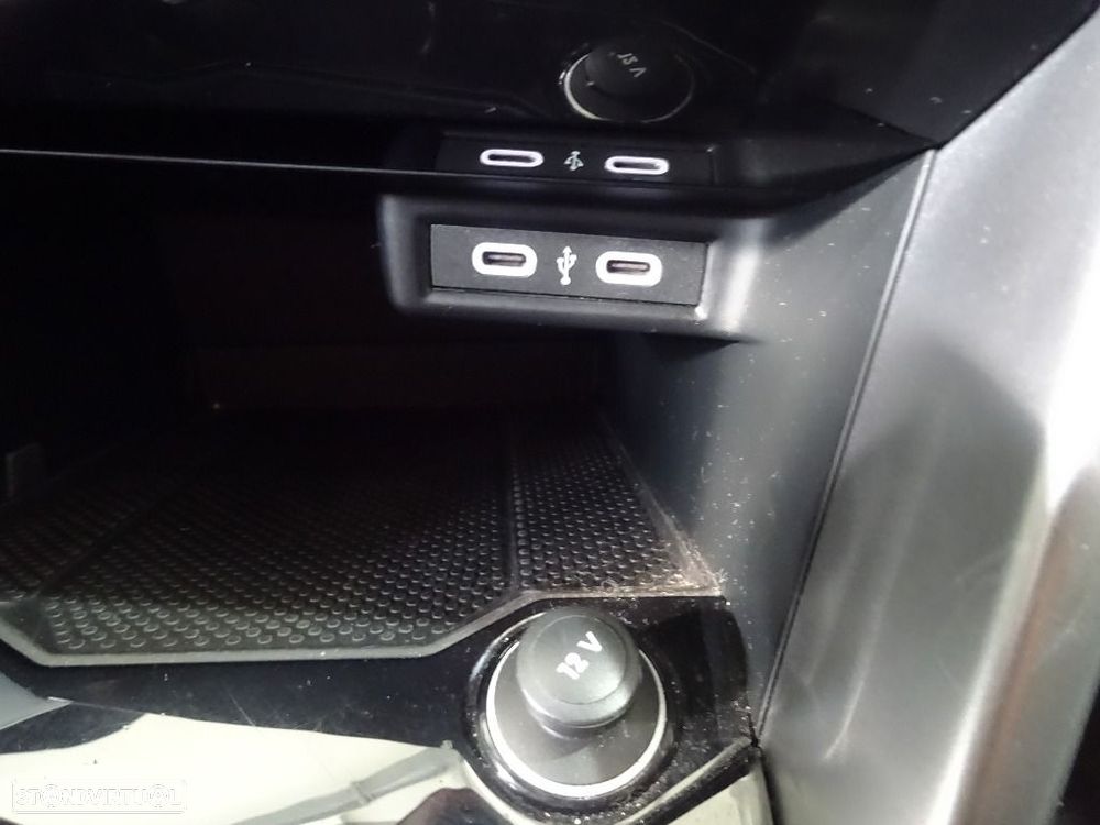 VW T-Roc 1.5 TSI Life DSG - 30