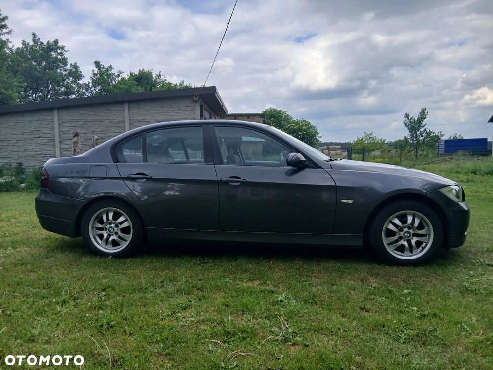 BMW Seria 3 318i - 1