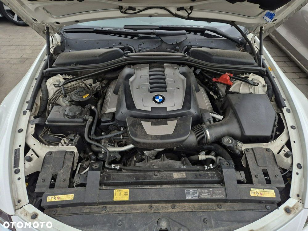BMW Seria 6 650 i - 7