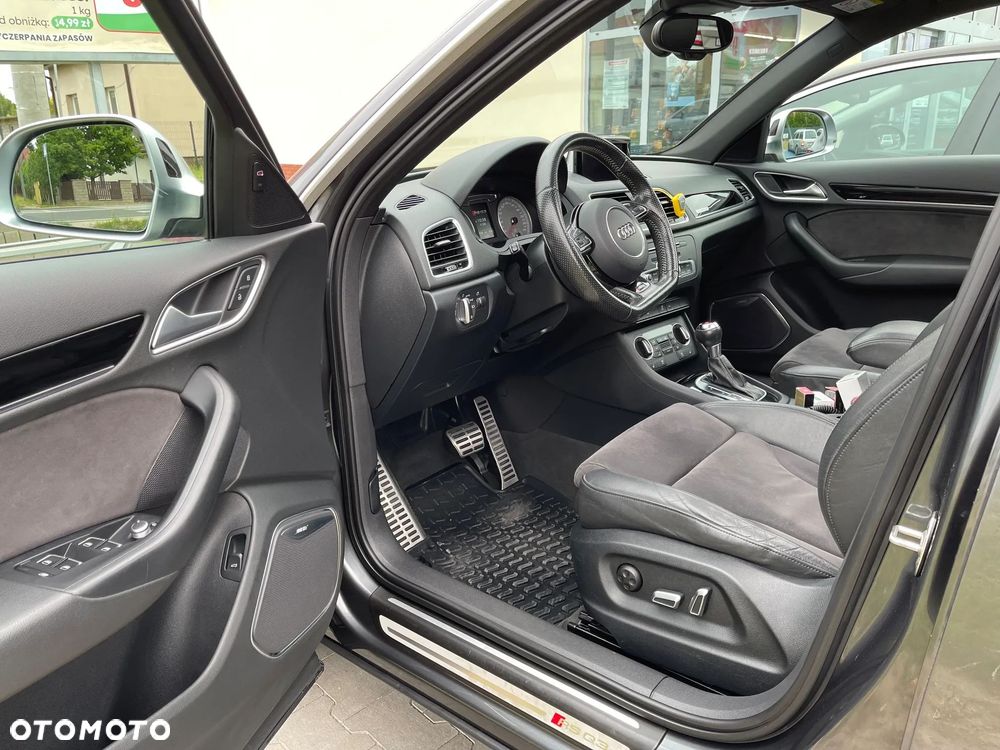 Audi RS Q3 Standard - 10