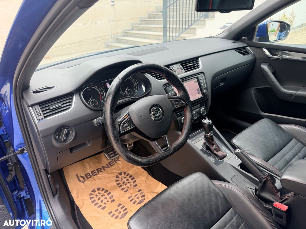 Skoda Octavia 2.0 TDI DSG RS - 10