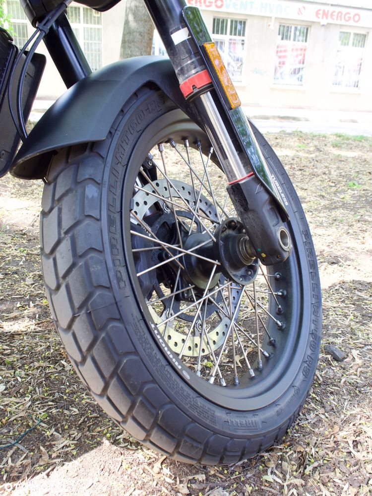 Husqvarna Svartpilen - 20