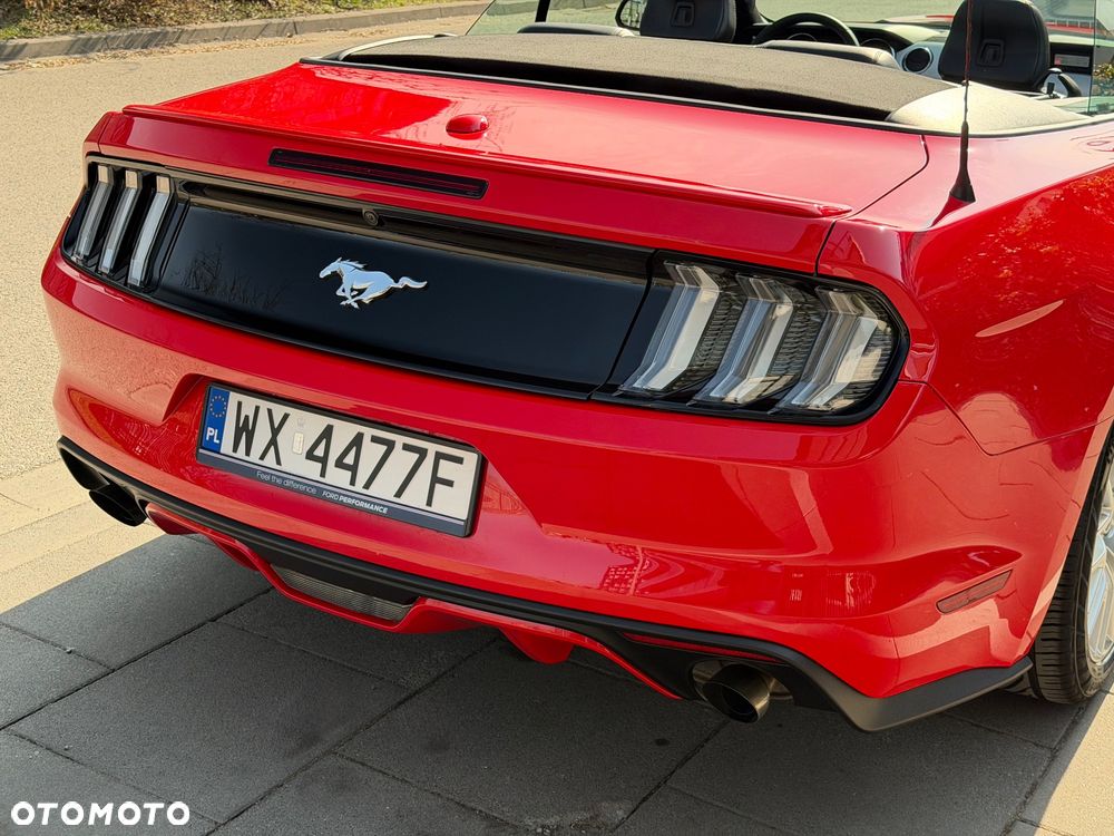 Ford Mustang - 36