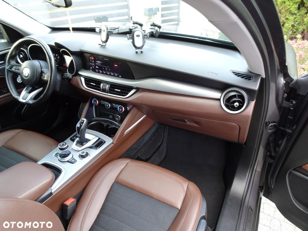 Alfa Romeo Stelvio 2.0 Turbo Sprint Q4 - 18