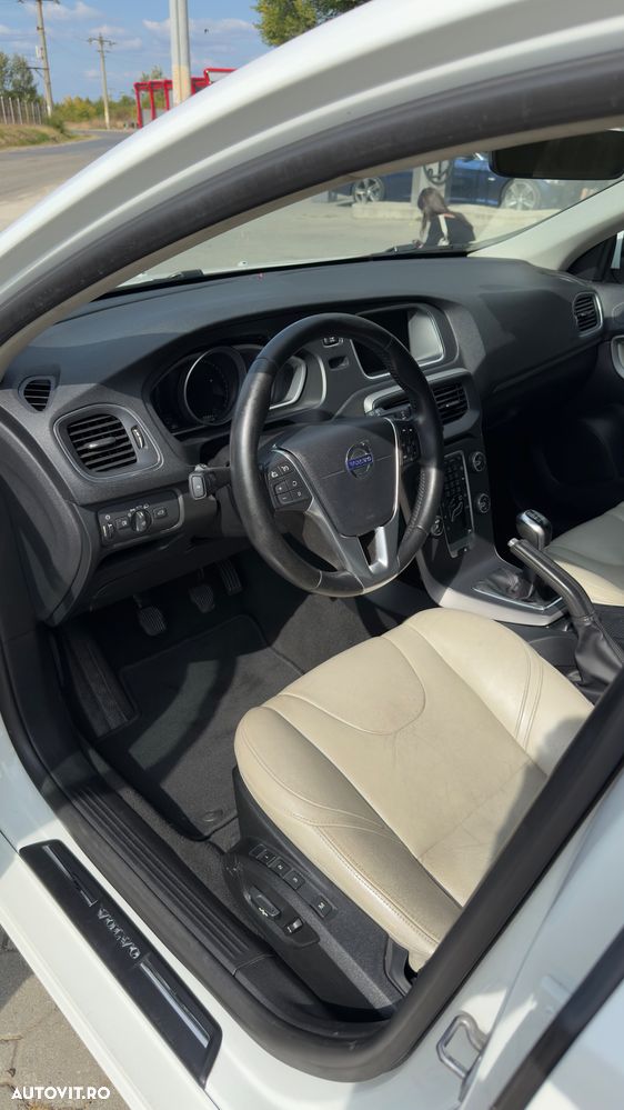 Volvo V40 D4 VEA Momentum - 5