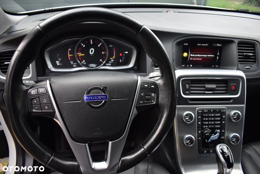 Volvo V60 Cross Country - 25