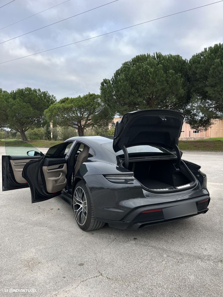 Porsche Taycan Turbo - 13