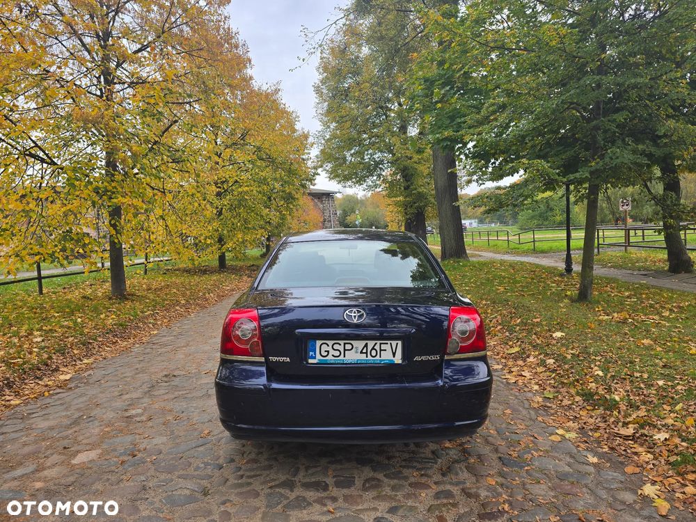 Toyota Avensis 1.8 VVT-i Luna - 14