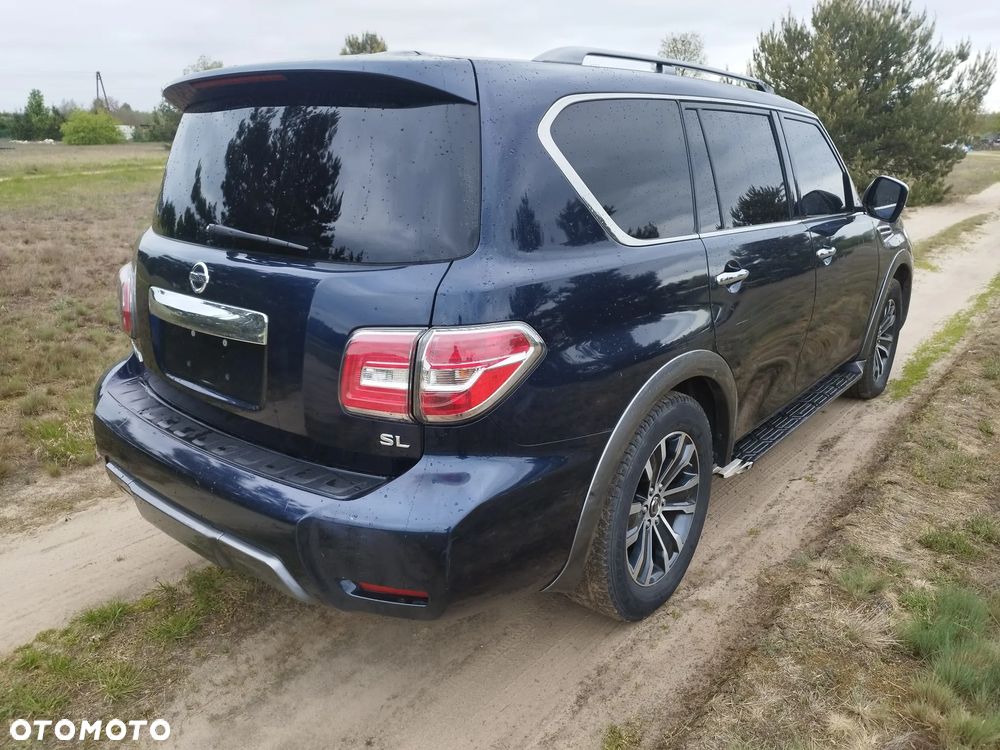 Nissan Armada - 5