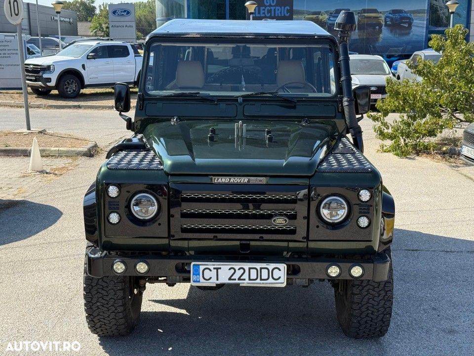 Land Rover Defender - 6