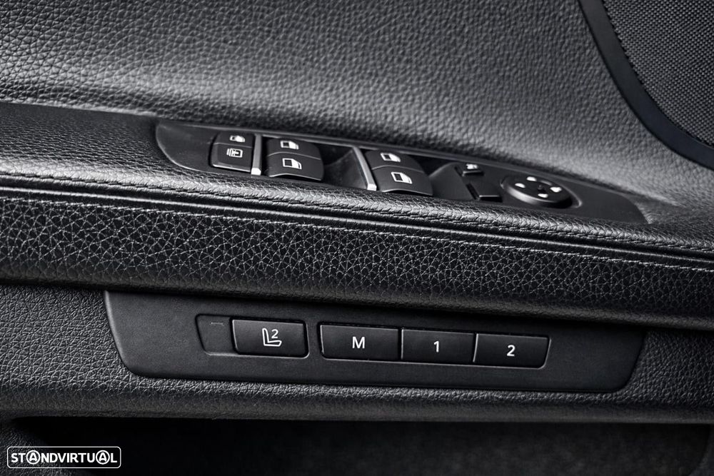 BMW 740 d Pack M - 7