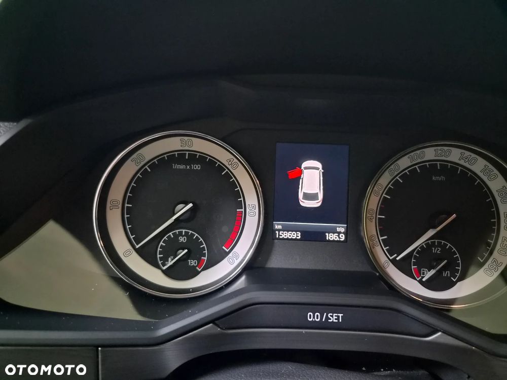 Skoda Superb 2.0 TDI SCR Style DSG - 24
