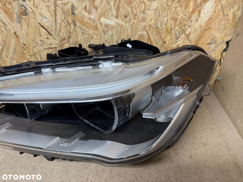 LAMPA REFLEKTOR LEWA PRZEDNIA PRZÓD LED BMW X1 F48 7495003 - 9