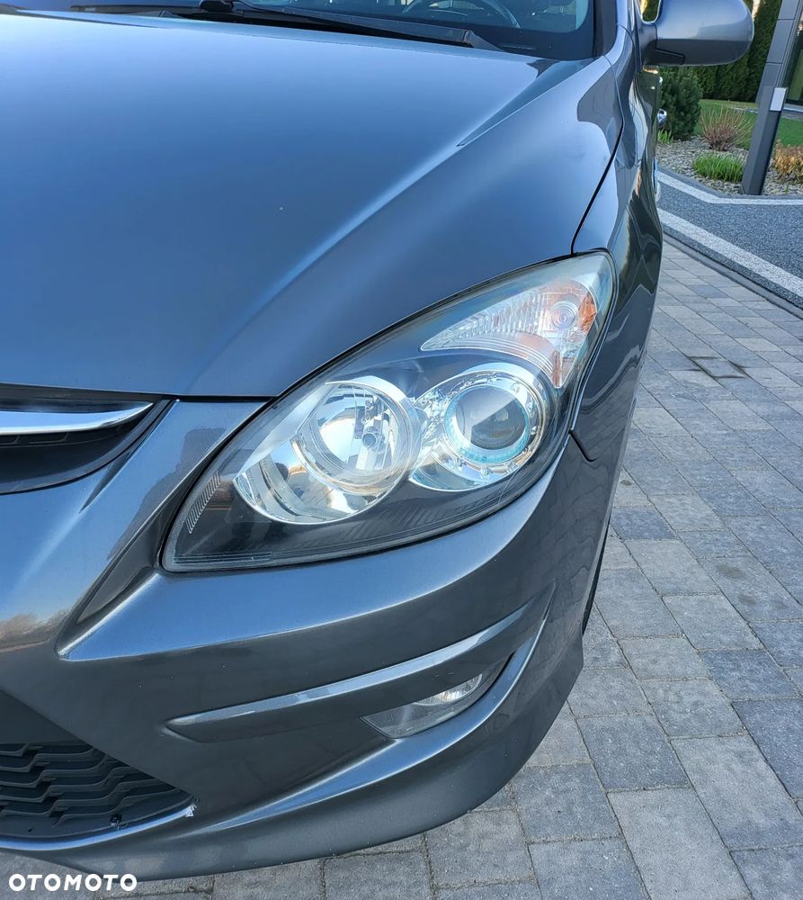 Hyundai i30 1.6 CRDi Base + - 11