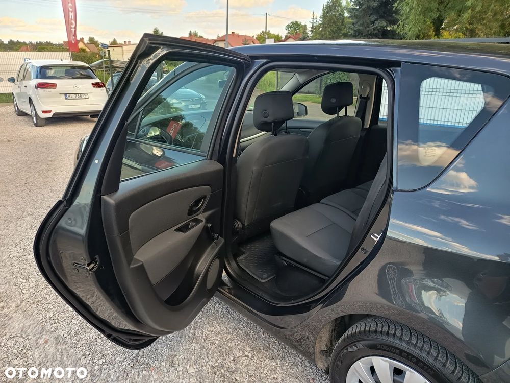 Renault Scenic 1.6 16V 110 TomTom Edition - 31