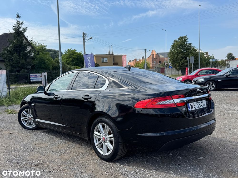 Jaguar XF 2.2 D Premium Luxury - 4