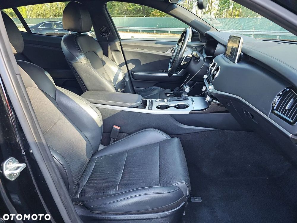 Kia Stinger 3.3 T-GDI V6 GT AWD - 11