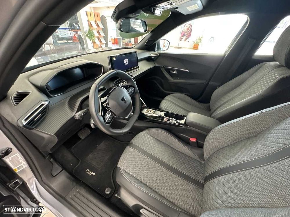 Peugeot 2008 - 13