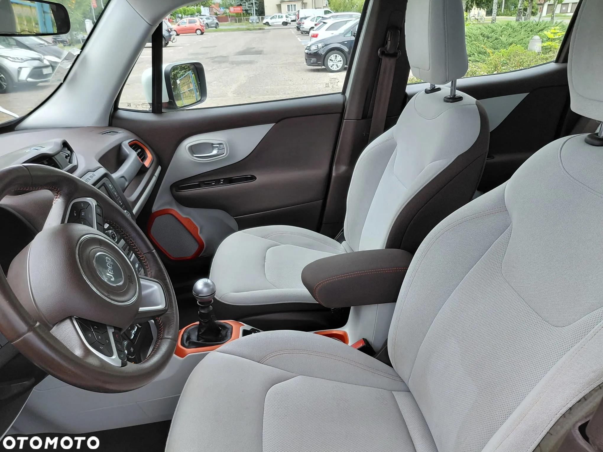 Jeep Renegade - 16