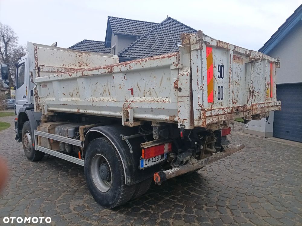 Mercedes-Benz 1833 - 3