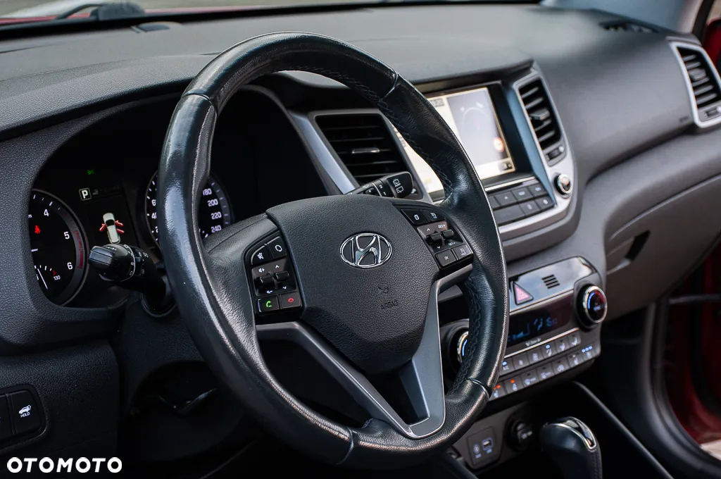 Hyundai Tucson 2.0 CRDi 4WD Automatik Premium - 25