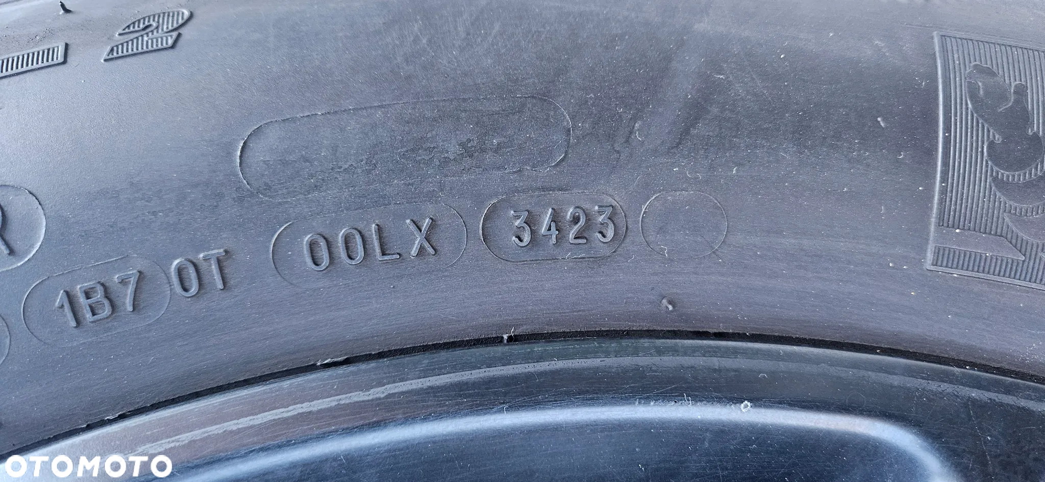 RAM 1500 V 5 2019-  Felgi aluminiowe Komplet felg Alufelgi 275/65/20 R20 20 Cali Felga 5YD55TRMAA 6x139.7 Opona bardzo ładna DOT 34/23 michelin - 22