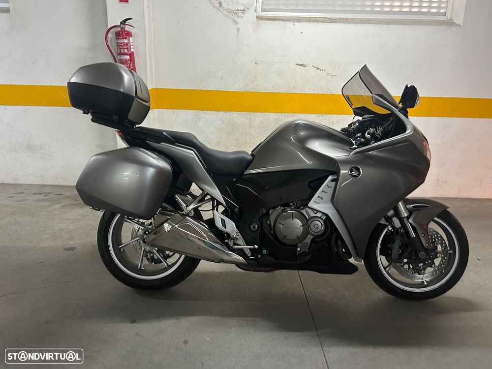 Honda VFR VFR 1200 f - 2